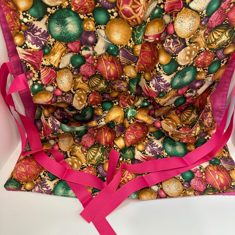 Handmade Christmas Ornament Print Tabard Apron Pink Ribbon Side Ties Lined‎ - Picture 3 of 10